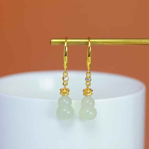 【Nama】Anting Labu Giok Hetian Bertatahkan Perak S925  【Nomor Barang】8393-2# 【Spesifikasi】Batu Mentah: 8*13mm Termasuk ongkos kirim dan pajak.