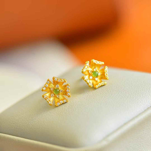 【Nama】Anting-anting Berbentuk Bunga Cabochon Giok Hetian Bertatahkan Perak Sterling S925  【Nomor Barang】12315-2# 【Spesifikasi】Batu: 2*2 (Termasuk ongkos kirim dan pajak)