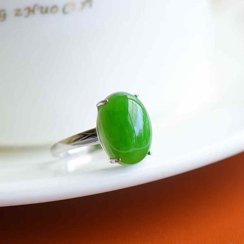 【Nama】Cincin Perak Sterling S925 dengan Batu Giok Cabochon  【Nomor Barang】11302# 【Spesifikasi】Batu Giok: 10×14 cm Harga sudah termasuk ongkos kirim dan pajak.