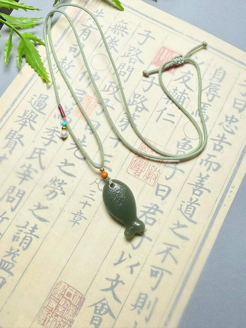🐟Ikan kecil gemuk giok Hetian "Kelimpahan Setiap Tahun"💞🍀Semoga studi dan karier Anda berjalan lancar. Dimensi: sekitar 30×15×7,6㎜. Harga sudah termasuk ongkos kirim dan pajak.