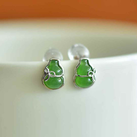 【Nama】Anting Labu Giok Hetian Bertatahkan Perak S925  【Nomor Barang】12439#  【Spesifikasi】Batu Mentah: 5*7 cm Harga sudah termasuk ongkos kirim dan pajak.