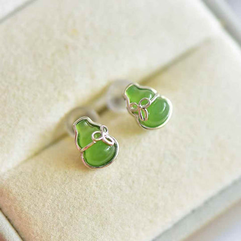 【Nama】Anting Labu Giok Hetian Bertatahkan Perak S925  【Nomor Barang】12439#  【Spesifikasi】Batu Mentah: 5*7 cm Harga sudah termasuk ongkos kirim dan pajak.