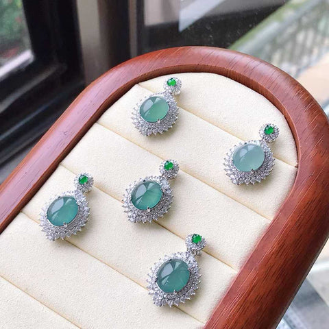 Liontin giok biru alami, 10/11mm, terpasang pada perak 925. Termasuk ongkos kirim dan pajak.