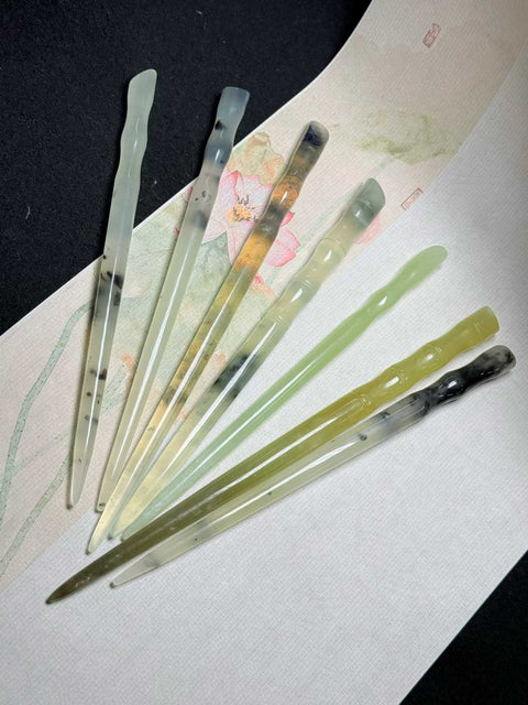 Memancarkan kesan lembut dan elegan~ Motif bunga yang unik, ukuran sekitar: 16~18cm. Ongkos kirim dan pajak sudah termasuk.