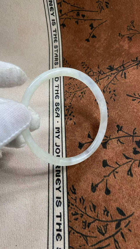 Gelang giok Xiuyan yang indah, diameter dalam: 60mm, termasuk ongkos kirim dan pajak.