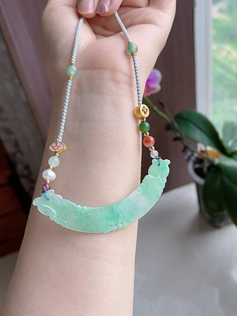 Kalung tulang selangka dari giok alami, 6,7 x 1,2 cm, termasuk ongkos kirim dan pajak.