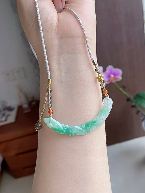 Kalung tulang selangka giok alami, terbuat dari material tambang lama, dengan tekstur halus dan hangat, ukiran indah, dimensi 5,9 x 0,8 cm, termasuk ongkos kirim dan pajak.