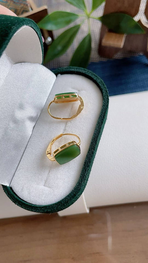 Anting-anting giok nefrit alami, material tambang lama, ukuran 1,5 x 0,4 cm, termasuk ongkos kirim dan pajak.