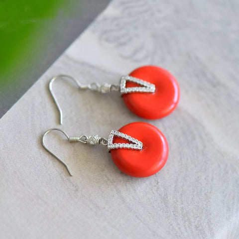 【Nama】Anting Gesper Perdamaian Cinnabar Merah Bertatahkan Perak Sterling S925  【Makna】Kedamaian dan keselamatan, kelengkapan dan pemenuhan  【Ukuran】18*18  【Nomor Barang】S52115# Termasuk ongkos kirim dan pajak.