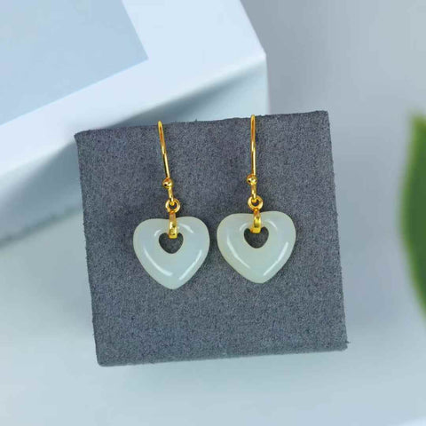 【Nama】Anting-anting Perak Sterling S925 Berbentuk Hati dengan Batu Giok Hetian  【Nomor Barang】8460#  【Spesifikasi】Batu Kasar: 11*12mm (Termasuk ongkos kirim dan pajak)