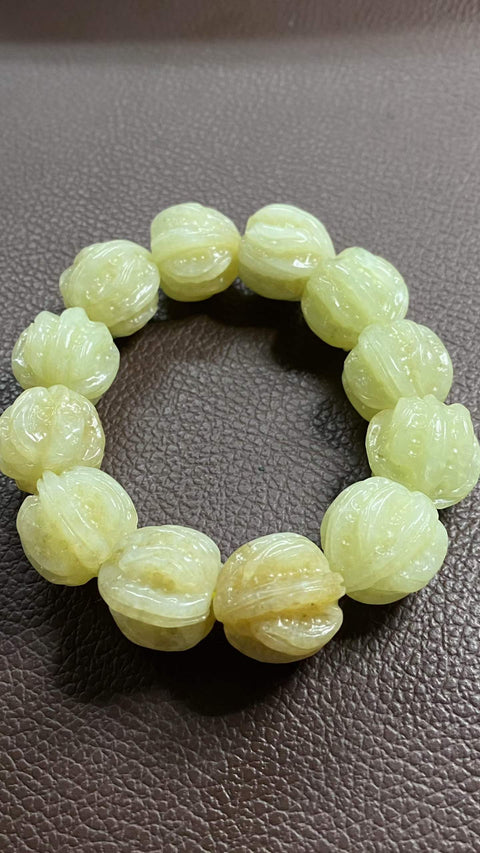 Gelang Giok Kenari: Gelang giok kuno berwarna kuning dan putih yang indah - Giok Kenari, ukuran: 20mm, termasuk ongkos kirim dan pajak.