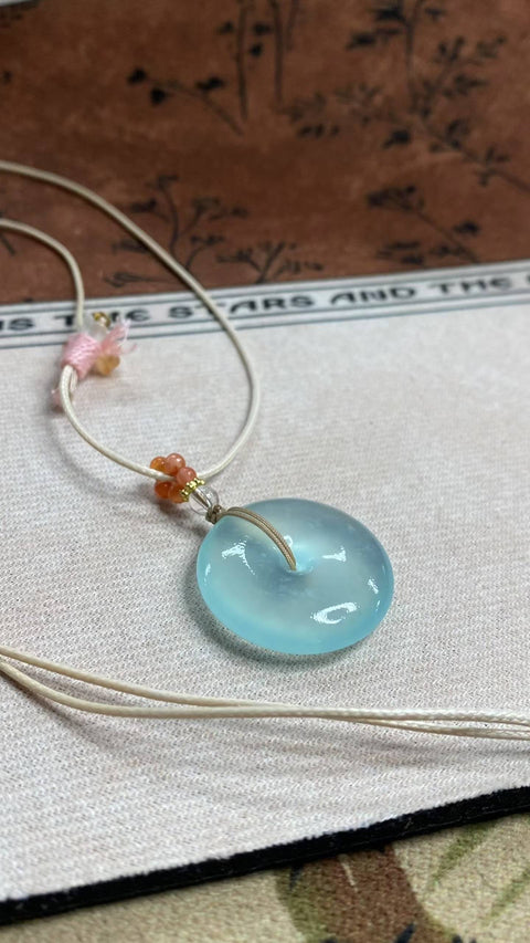 Gesper pengaman: Giok Xiuyan yang indah—biru langit dan biru laut dalam, dimensi: 26,6 x 6,6 mm, termasuk ongkos kirim dan pajak.