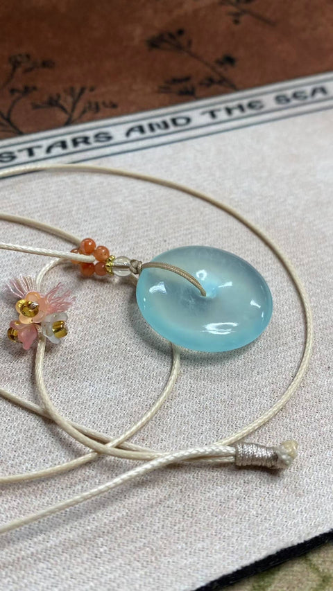 Gesper pengaman: Giok Xiuyan yang indah—biru langit dan biru laut dalam, dimensi: 26,6 x 6,6 mm, termasuk ongkos kirim dan pajak.
