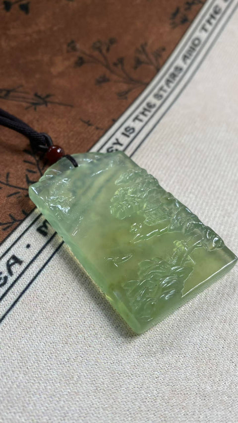 Pemandangan bak batu giok: Giok Xiuyan yang indah, hijau es dengan nuansa musim semi—Plakat pemandangan, dimensi: 63 x 36,8 mm, termasuk ongkos kirim dan pajak.