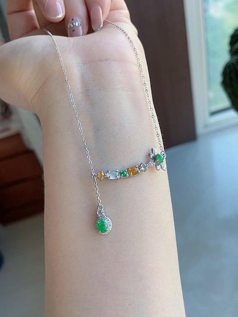 Kalung tulang selangka giok alami, terbuat dari material tambang lama, dihiasi dengan 8 batu cabochon yang indah, dan rantai perak sterling 925. Termasuk ongkos kirim dan pajak.