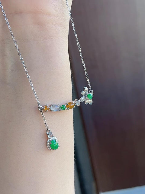 Kalung tulang selangka giok alami, terbuat dari material tambang lama, dihiasi dengan 8 batu cabochon yang indah, dan rantai perak sterling 925. Termasuk ongkos kirim dan pajak.