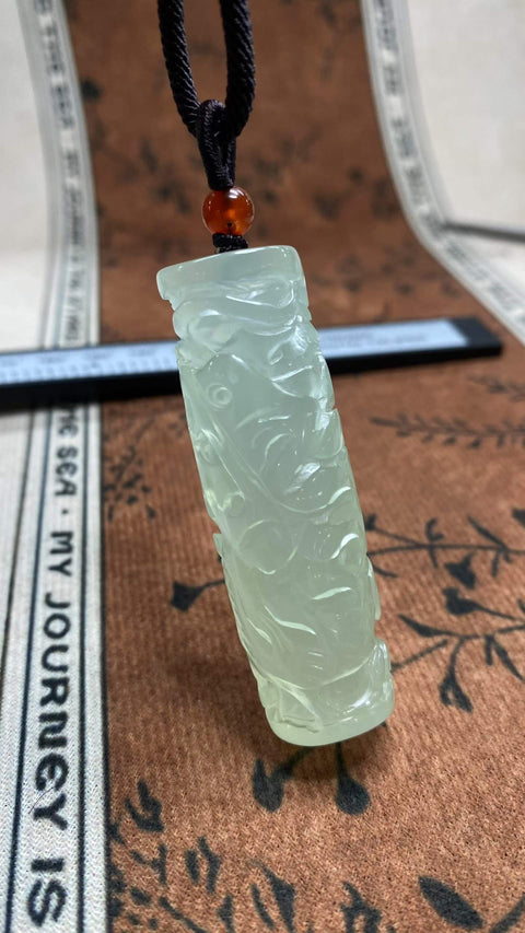 Pilar Naga: Liontin giok Xiuyan yang indah – pilar naga, melambangkan kekayaan turun-temurun. Spesifikasi: 60 x 18,9 mm, termasuk ongkos kirim dan pajak.