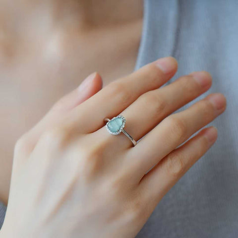 Cincin zirkon berbentuk labu bertatahkan giok perak 31015#925. Desainnya baru dan modis, gioknya hangat dan lembut, dan efek pemakaiannya menarik perhatian. Spesifikasi giok: (6*8). Termasuk ongkos kirim dan pajak.