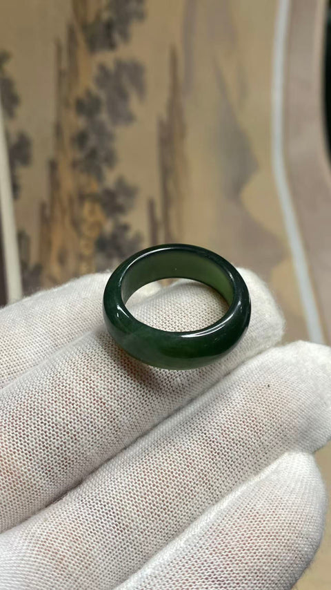Cincin: Cincin giok Xiuyan yang indah, diameter dalam 19mm, termasuk ongkos kirim dan pajak.