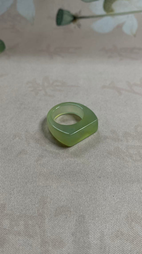 Cincin: Cincin giok Xiuyan hijau es yang indah, diameter dalam: 18mm, termasuk ongkos kirim dan pajak.