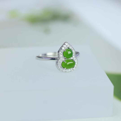 11259# Cincin perak S925 bertatahkan batu permata giok Hetian berbentuk labu: 4*6 cm (termasuk ongkos kirim dan pajak)