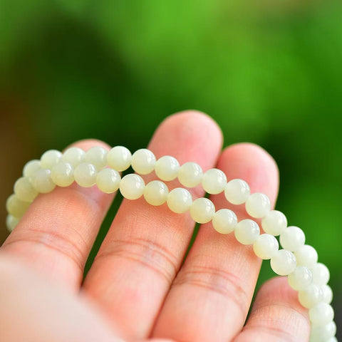 10702# Kalung Giok Putih Hetian yang Indah, 6mm. Semoga hidup Anda lancar, karier sukses, kesehatan yang baik, dan semua keinginan Anda terpenuhi. Ongkos kirim dan pajak sudah termasuk.