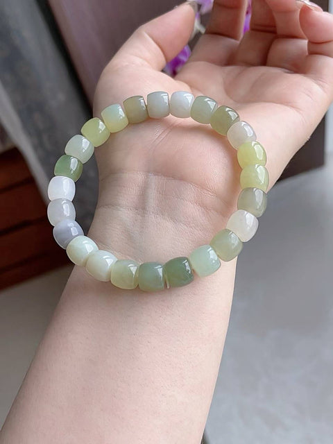 Gelang giok Hetian alami, terbuat dari material tambang lama, dengan tekstur yang halus dan hangat. Desain sederhana dan elegan, pilihan terbaik untuk musim panas. Warna-warna cerah. Ukuran: 9 x 9 mm. Termasuk ongkos kirim dan pajak.