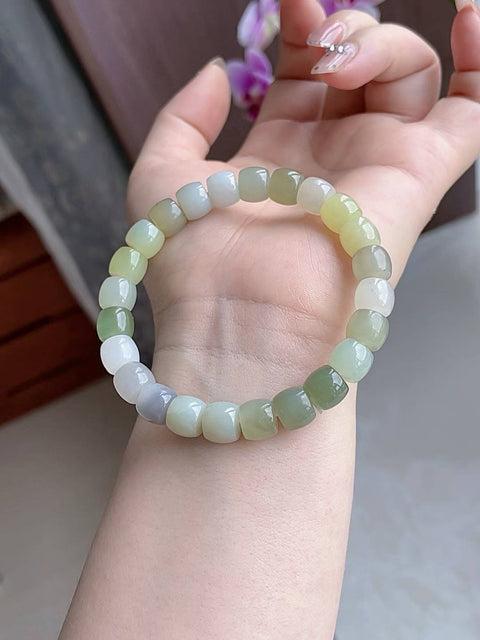 Gelang giok Hetian alami, terbuat dari material tambang lama, dengan tekstur yang halus dan hangat. Desain sederhana dan elegan, pilihan terbaik untuk musim panas. Warna-warna cerah. Ukuran: 9 x 9 mm. Termasuk ongkos kirim dan pajak.