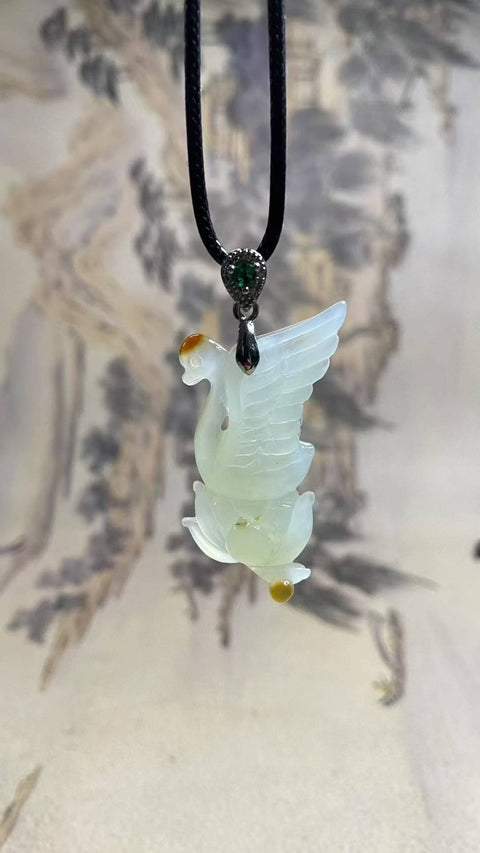 Harmoni dan Keindahan: Liontin giok Xiuyan yang indah, 23 x 42 mm, termasuk ongkos kirim dan pajak.