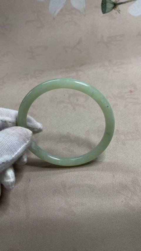 Gelang giok Xiuyan yang indah, diameter dalam: 59mm, termasuk ongkos kirim dan pajak.