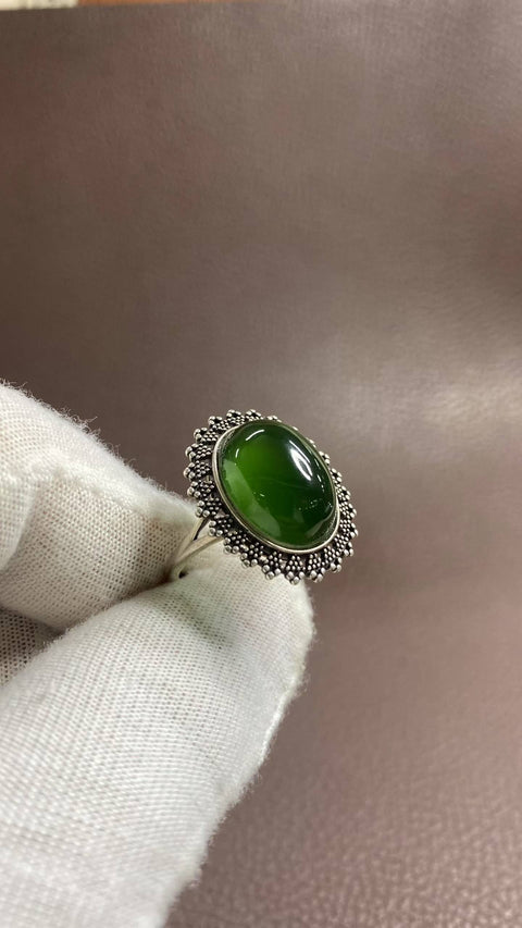 Cincin: Cincin giok Xiuyan yang indah dengan warna hijau pekat 💍, terbuat dari perak 925, ukuran dapat disesuaikan, ukuran: 12 x 16 mm, termasuk ongkos kirim dan pajak.