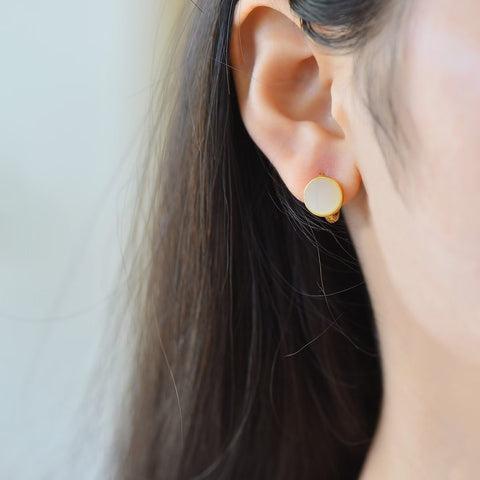 5236-2# Anting-anting Bulat Datar Bertatahkan Giok Hetian dari Perak Sterling S925 (8×8), termasuk ongkos kirim dan pajak.