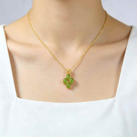 Liontin perak sterling S925 dengan giok nefrit Hetian berbentuk daun semanggi empat helai, 10128-2# (batu lepas: 4*6 mm), termasuk ongkos kirim dan pajak.