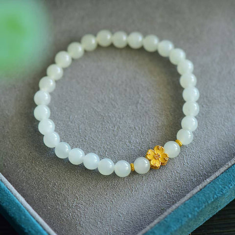 3172# Gelang giok putih Hetian dipadukan dengan perak S925 berbentuk daun semanggi empat helai 6mm. Membawa keberuntungan dan berkah. Ongkos kirim dan pajak tidak termasuk.