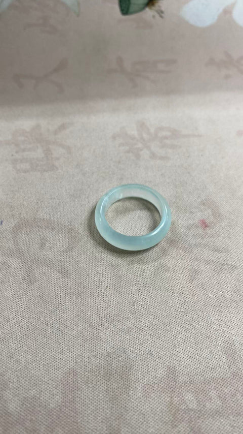 Cincin giok celadon Xiuyan yang indah, 17mm, termasuk ongkos kirim dan pajak.