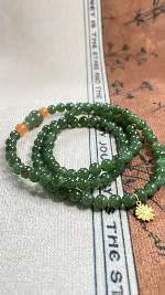Gelang tiga untai giok Hetian (nefrit) yang indah, dipadukan dengan akik merah berkualitas tinggi, aksesori perak 925, ukuran: 6mm, termasuk ongkos kirim dan pajak.