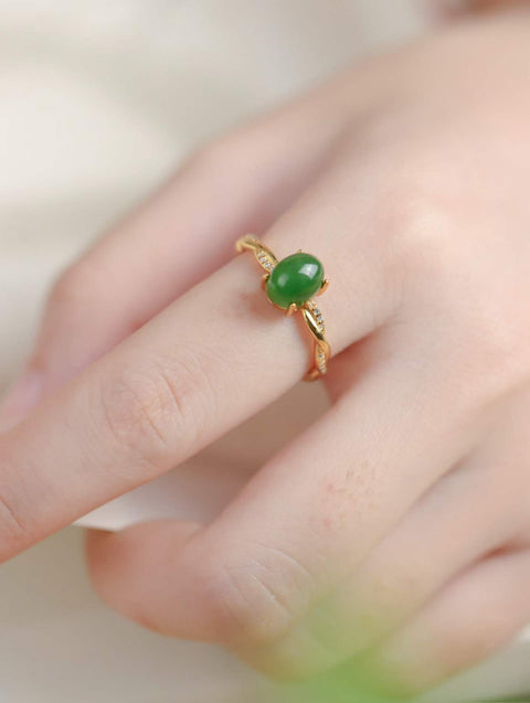 Cincin giok alami dari perak sterling 925, ukuran 6*8mm. Harga sudah termasuk ongkos kirim dan pajak.