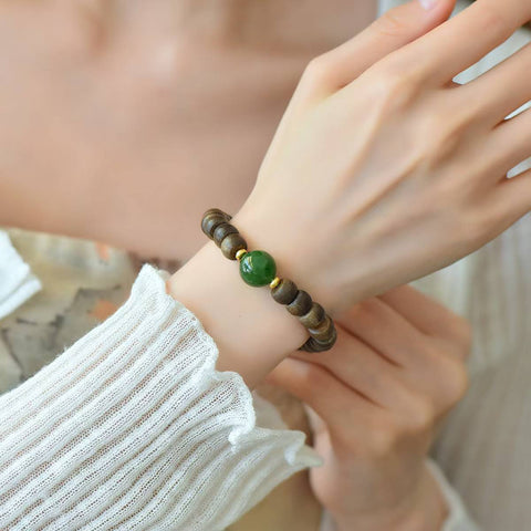 3153# Gelang giok Hetian dipadukan dengan gaharu Brunei, 12mm, termasuk ongkos kirim dan pajak.