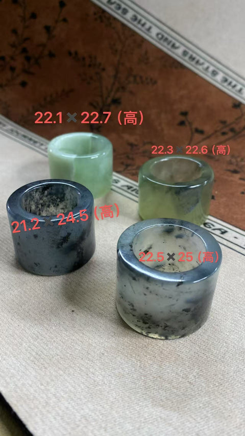 Cincin Jempol Giok: Cincin Giok Xiuyan Lukisan Tinta yang Indah – Cincin jempol giok ini menampilkan pola seperti tinta di dalam giok, menyerupai lukisan. Ongkos kirim dan pajak sudah termasuk.