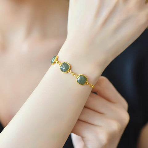 8287Q-2# Gelang perak 925 bertatahkan giok Hetian. Desain baru dan unik, pengerjaan yang indah, dan menonjol dari yang lain. Termasuk ongkos kirim dan pajak.