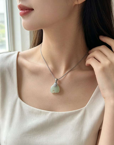 Perak Sterling 925 Bertatahkan Giok Hetian 🐘 "Keberuntungan dan Kemakmuran" Dimensi: Sekitar 18×15×3mm Termasuk ongkos kirim dan pajak.