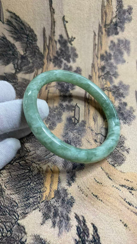 Gelang giok Xiuyan yang indah dengan warna hijau minyak tua, diameter dalam: 58,5 mm, ketebalan gelang: 10,1 mm, termasuk ongkos kirim dan pajak, nomor barang 202609191300