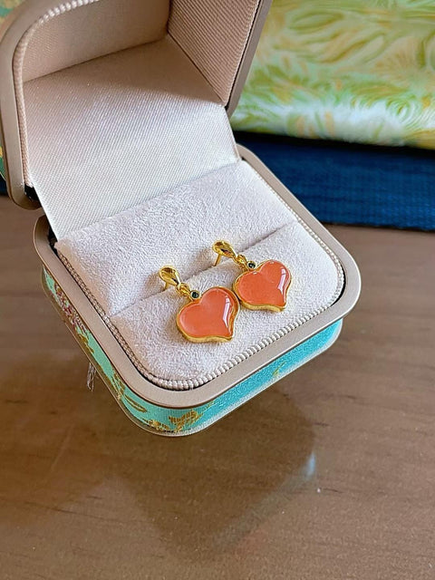 Anting-anting batu akik merah alami, sangat tembus cahaya, tersedia dalam warna terang dan gelap, terlihat sangat cantik di telinga, ukuran 13 x 10 mm, termasuk ongkos kirim dan pajak.