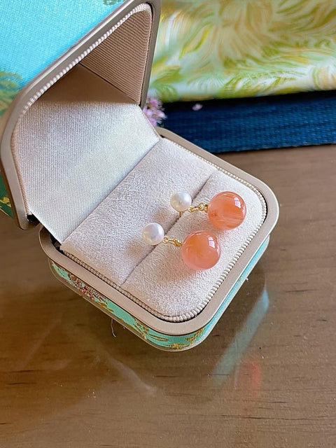 Anting-anting Batu Akik Merah Selatan Alami, tembus pandang yang sangat baik, tersedia dalam warna terang dan gelap, ukuran 10mm, termasuk ongkos kirim dan pajak.