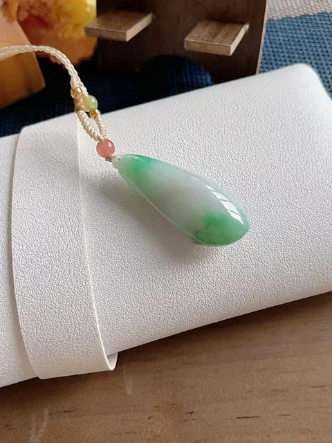Labu giok alami, melambangkan keberuntungan, terbuat dari material tambang lama, dengan tekstur halus dan hangat, warna hijau cerah, nilai yang sangat baik untuk uang Anda, dimensi 3,7 x 1,6 cm, termasuk ongkos kirim dan pajak.