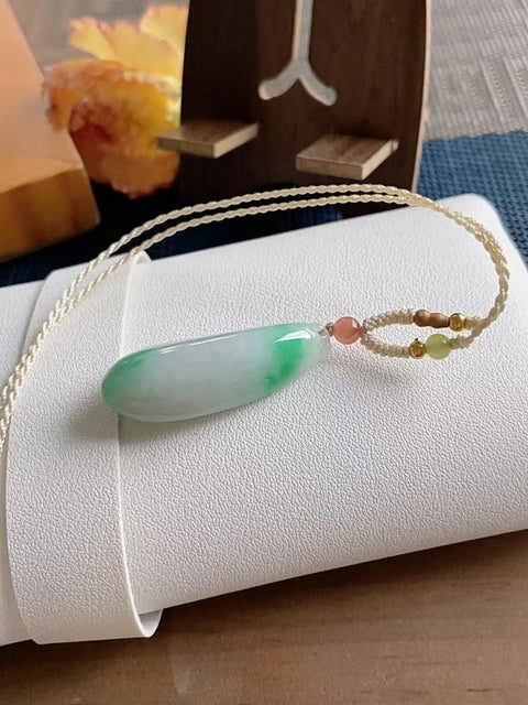 Labu giok alami, melambangkan keberuntungan, terbuat dari material tambang lama, dengan tekstur halus dan hangat, warna hijau cerah, nilai yang sangat baik untuk uang Anda, dimensi 3,7 x 1,6 cm, termasuk ongkos kirim dan pajak.