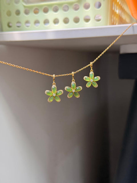 Kalung giok lima kelopak sudah termasuk ongkos kirim dan pajak.