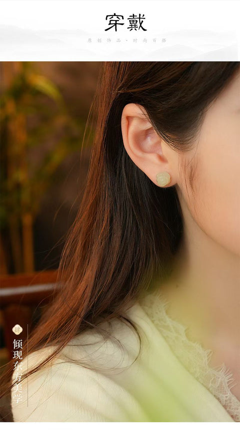 Anting-anting giok Hetian mewujudkan keindahan ruang negatif dalam estetika Timur. (Termasuk ongkos kirim dan pajak)