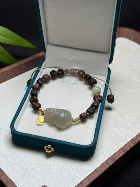 Gelang gaharu Pixiu giok Hetian | Gaya antik, kayu dan giok untuk menarik kekayaan. Ukuran sekitar 25×16×10mm. Termasuk ongkos kirim dan pajak.