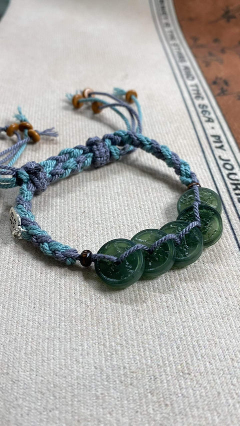 Gelang Panchan: Gelang Lima Koin Kaisar Giok Xiuyan yang Indah untuk keberuntungan, keselamatan, dan kekayaan. Cocok untuk pria dan wanita. Ukuran: 14mm. Harga sudah termasuk ongkos kirim dan pajak.